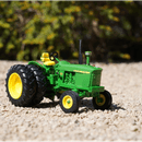 Britains John Deere 4020 Twin Wheel Tractor Scale Model additional 1