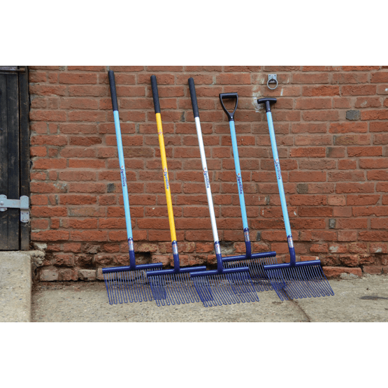 Fyna-Lite Pellet Master Stable Fork